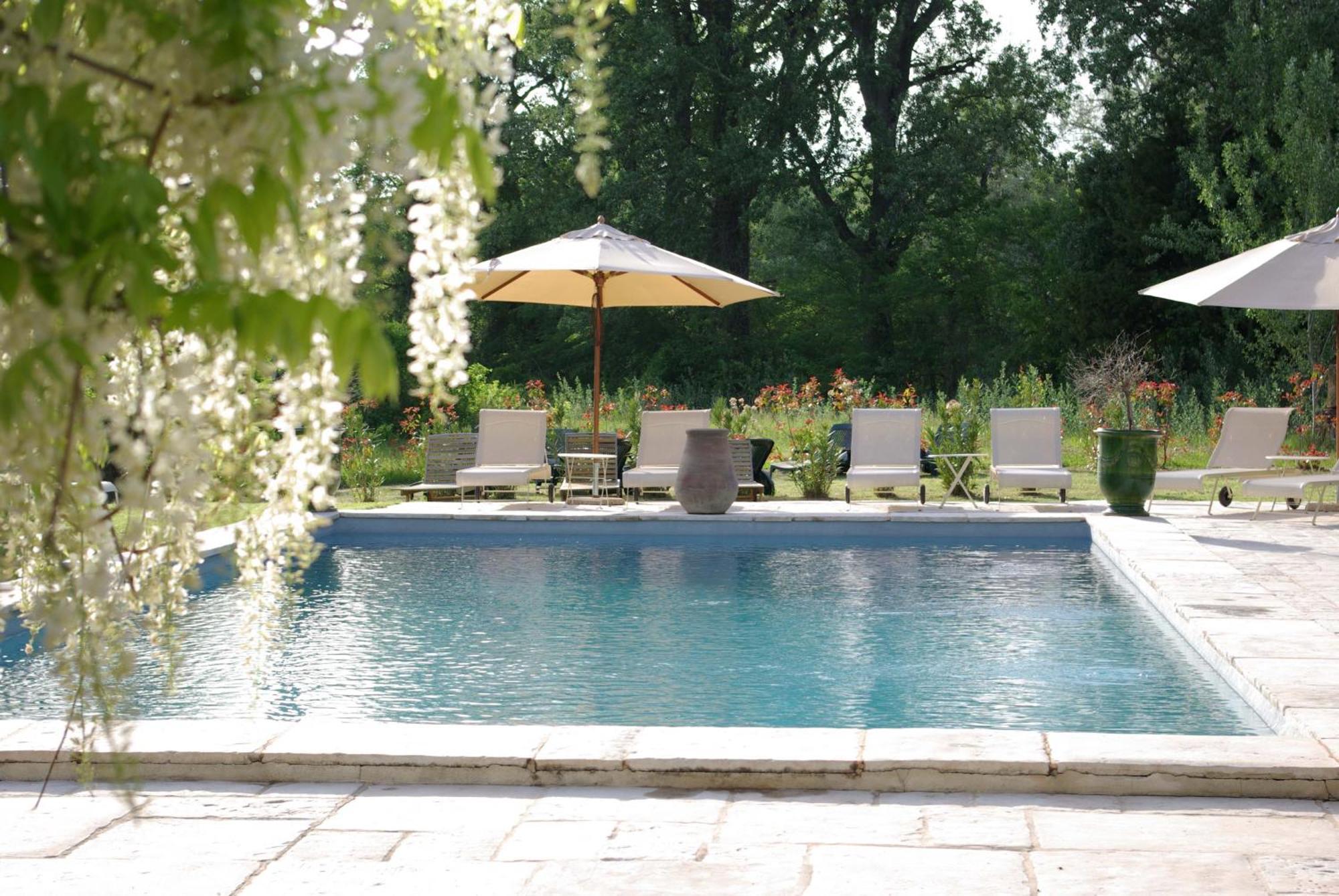 Hotel Bastide Rose Le Thor Esterno foto