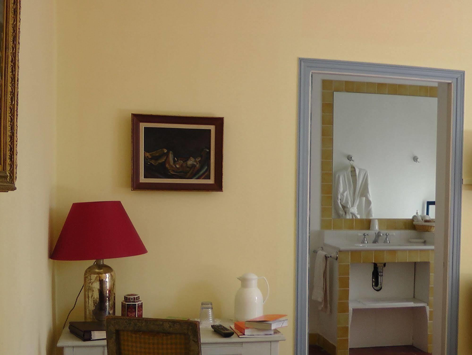 Hotel Bastide Rose Le Thor Esterno foto