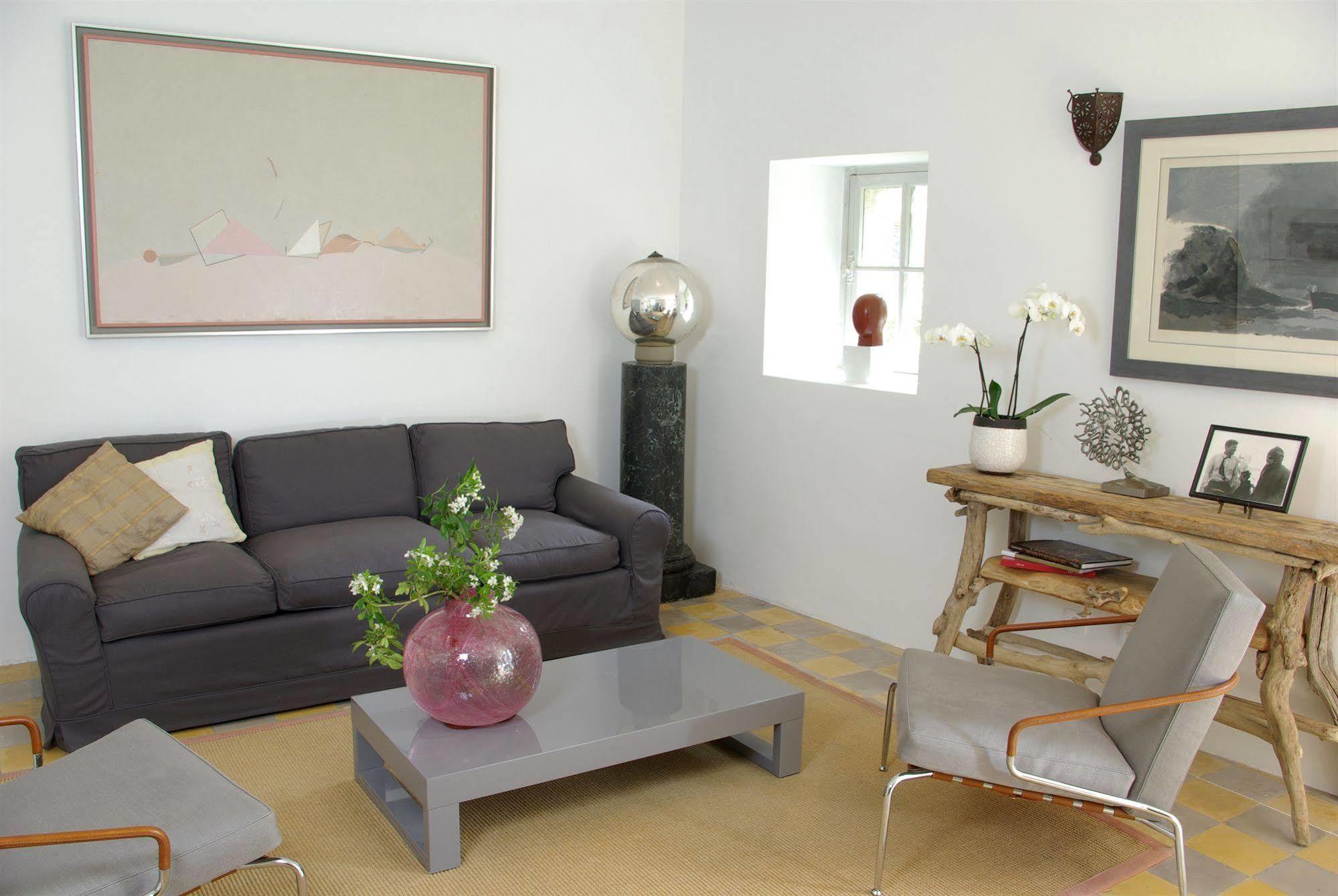 Hotel Bastide Rose Le Thor Esterno foto